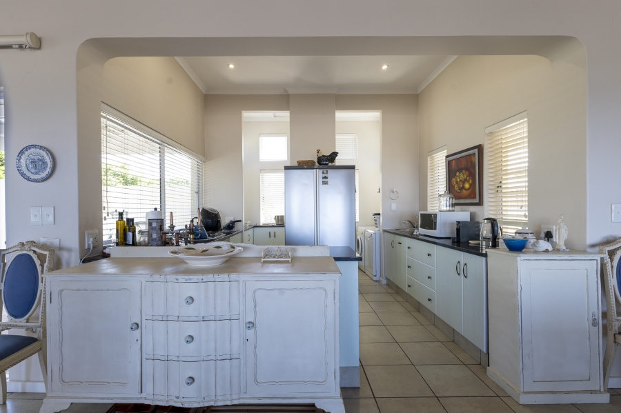 5 Bedroom Property for Sale in Kleinemonde Eastern Cape